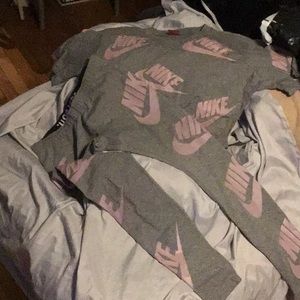 Gently worn like new NIKE 2Piece Legging Set Grey & Pink Logos Mint condition
